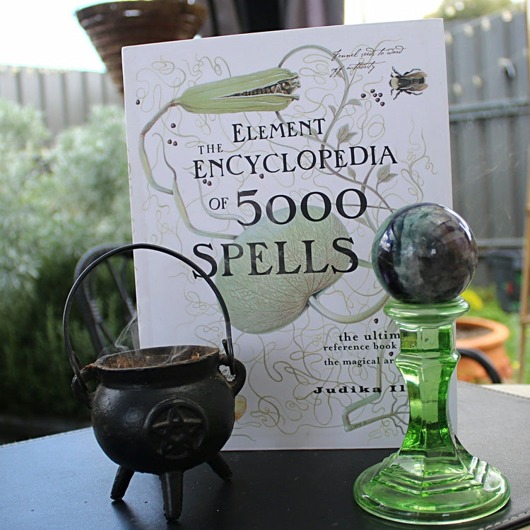 Element Encylopedia of 5000 Spells, Judika Illes - JOURNEY artisan soaps & candles